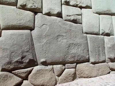 La pierre Ã  douze faces du mur Inca Ã  Cusco
