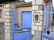 stone cladding of a portal pillar