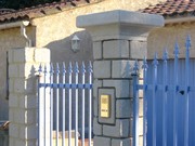 stone cladding of a portal pillar