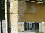 les piliers de portail ancien et le mur de Philippe